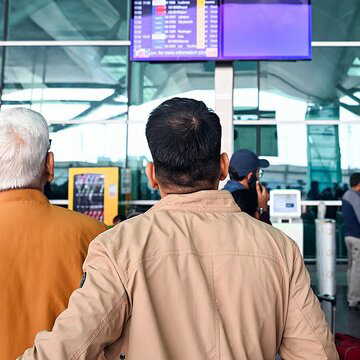 इंडिगो उड़ान संकट गहराया: सुप्रीम कोर्ट में याचिका, ‘दोषियों को कीमत चुकानी होगी’