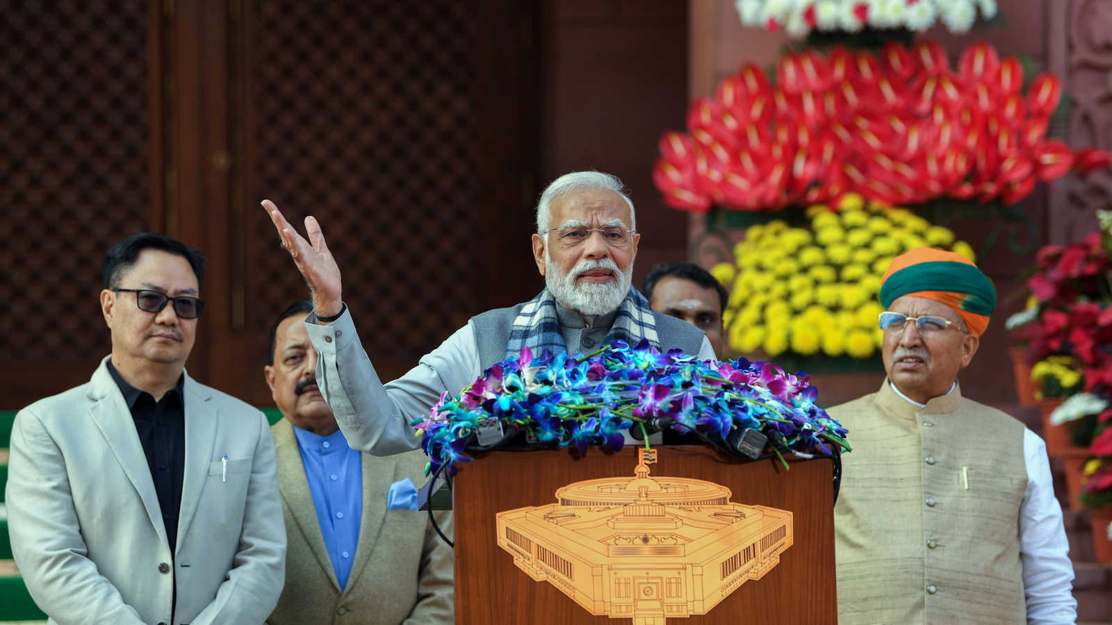 संसद सत्र से पहले मोदी के ‘ड्रामा’ बयान पर सियासी घमासान: विपक्ष का पलटवार