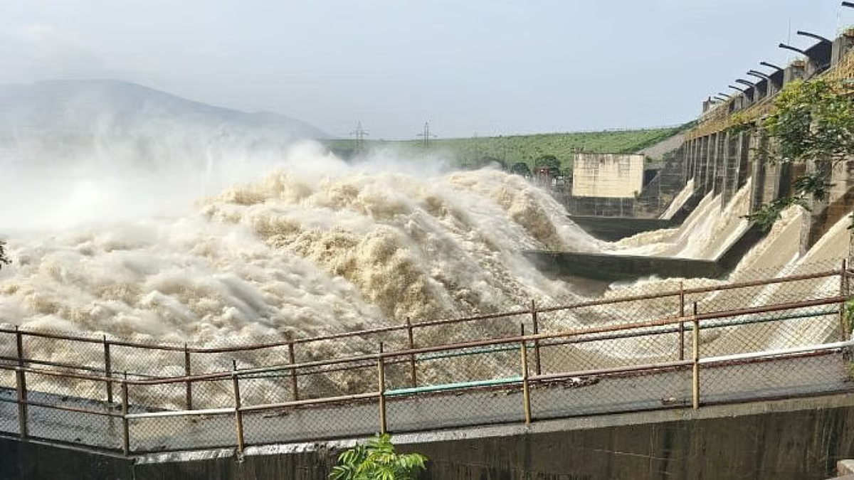 DVC के पानी छोड़ने की बात पर आरोप-प्रत्यारोपों का दौर, मौसम विभाग ने जारी किया रेड अलर्ट