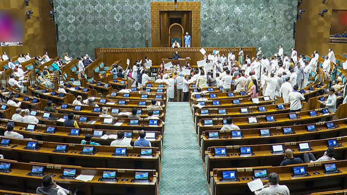 अभूतपूर्वः प्रधानमंत्री के भाषण के बिना लोकसभा ने राष्ट्रपति के अभिभाषण पर धन्यवाद प्रस्ताव पारित किया