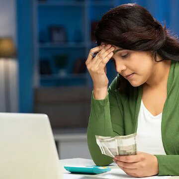 आर्थिक समस्या, करियर में उन्नति नहीं हो रही है ? इन 4 वास्तु नियमों का पालन करें, जीवन बदल जाएगा।