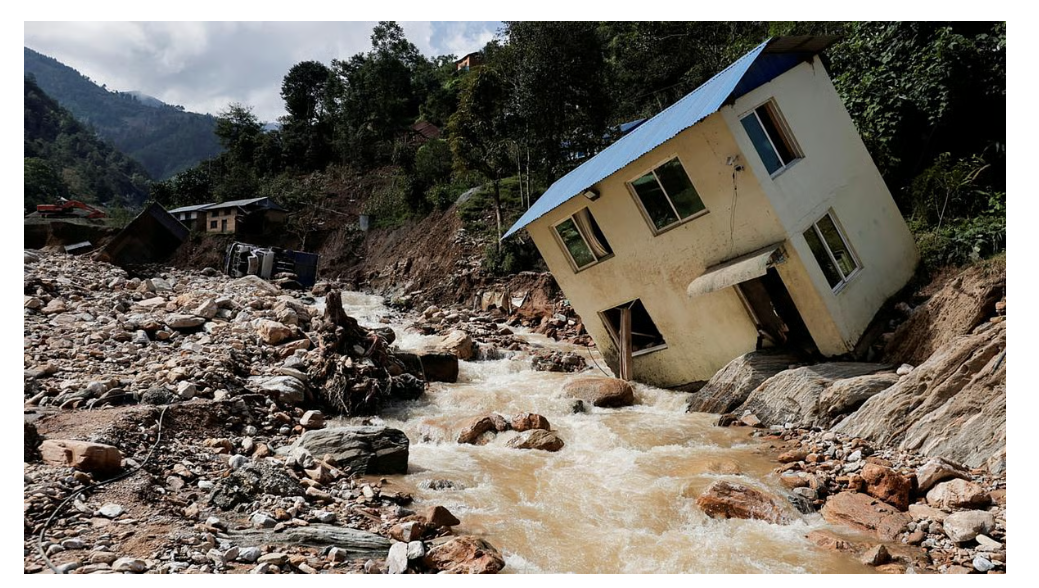 अब नेपाल में बाढ़ का कहर, भूस्खलन से कम से कम 51 की मौत, बिहार के भी कई गांव जलमग्न