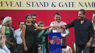 वानखेड़े स्टेडियम में बड़ा सम्मान: रवि शास्त्री के नाम पर स्टैंड, सरदेसाई, एडुल्जी और सोलकर के नाम पर गेट समर्पित