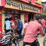 सोने की दुकान में ताबड़तोड़ गोलीबारी, तमलुक शहर में दिन-दहाड़े डकैती