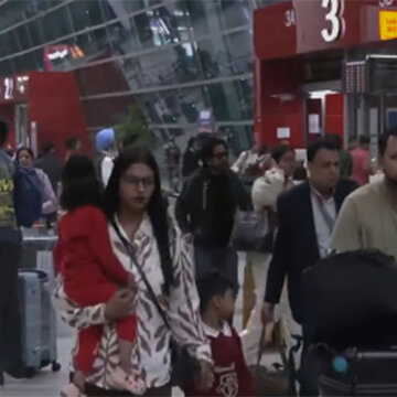 इजराइल-ईरान संघर्ष से उड़ानें रद्द, IGI पर यात्रियों की बढ़ी परेशानी