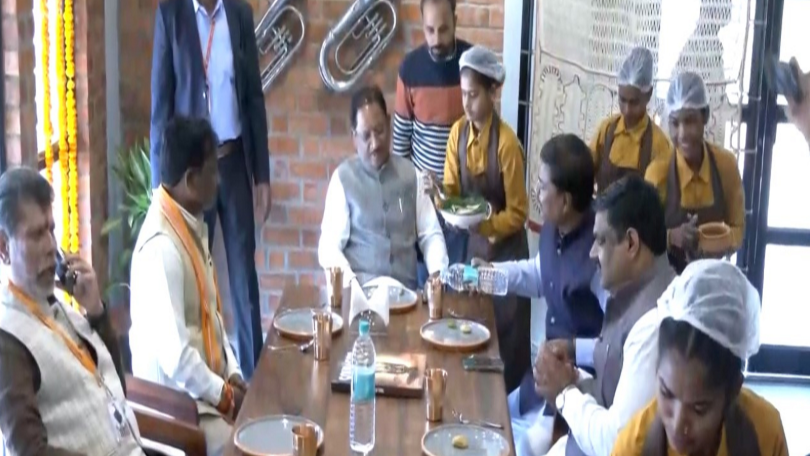 नक्सल विरोधी अभियानों में आंध्र व छत्तीसगढ़ में 7 उग्रवादी ढेर, बस्तर में आत्मसमर्पित माओवादियों के लिए ‘कैफे पंडुम’