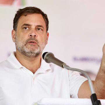 राहुल गांधी ने मोदी और विजयन को 'अहंकारी' बताया, LDF के 'Who Else' अभियान की आलोचना की