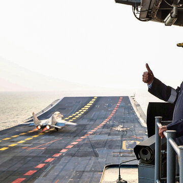 प्रधानमंत्री ने देखा आईएनएस विक्रांत पर मिग-29के विमानों का एयर पावर डेमो