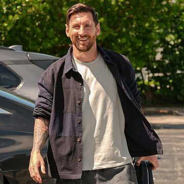 तेन्दुलकर और धोनी को बॉल उपहार में देंगे मेसी