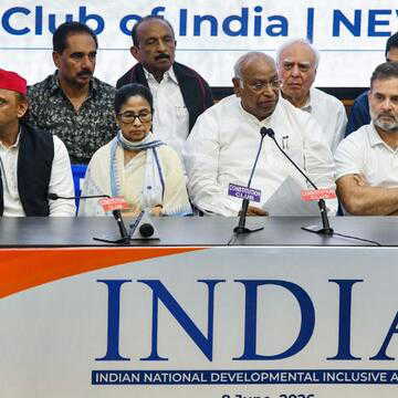 INDIA गठबंधन में 'महाविलय' की आहट ? कांग्रेस में लौट सकती हैं TMC-NCP, नेताओं के बयानों से तेज हुई अटकलें