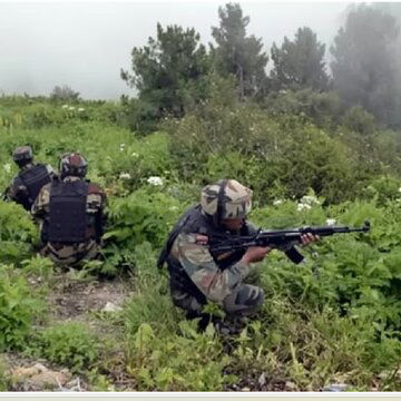 फिर घुसपैठ की कोशिश, सेना की गोलीबारी में कम से कम 2 आतंकवादी ढेर, शवों की खोज