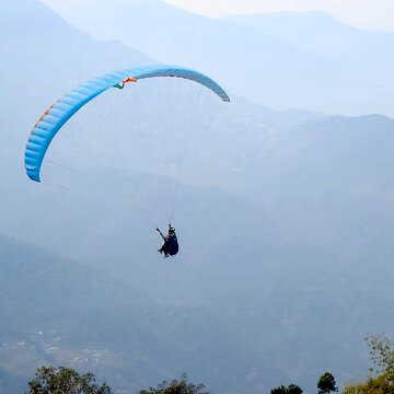 मुख्यमंत्री ने पहली रेनॉक सिक्किम पैराग्लाइडिंग एक्यूरेसी चैंपियनशिप का उद्घाटन किया
