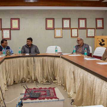 सत्यजित रे फिल्म एवं टेलीविजन इंस्टीट्यूट में हुई राजभाषा हिंदी के प्रयोग संबंधी बैठक