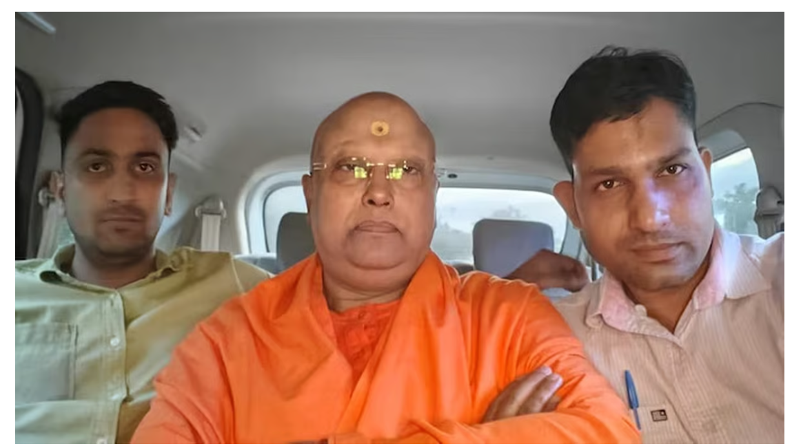 छात्राओं के यौन उत्पीड़न के अभियुक्त फरार चैतन्यानंद आगरा में गिरफ्तार