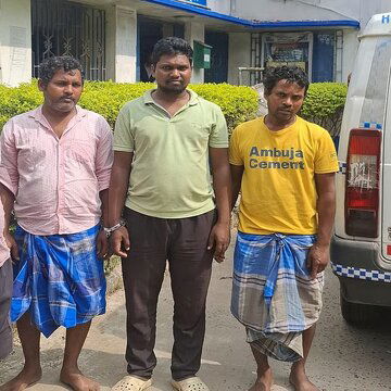 अशांति रोकने गए पुलिसकर्मियों को बाधा देने के आरोप में 4 गिरफ्तार