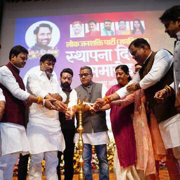 विपक्ष जाति पर विभाजन करना चाहता है, हम महिलाओं और युवाओं के लिए खड़े हैं - चिराग पासवान