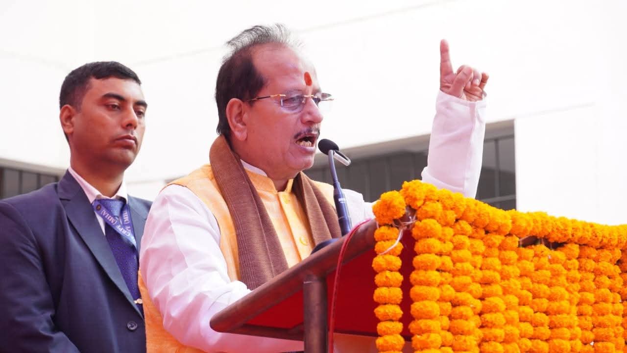 भूमि मामलों में लालू पर भी नजर, सरकार ने दिए सख्ती के संकेत