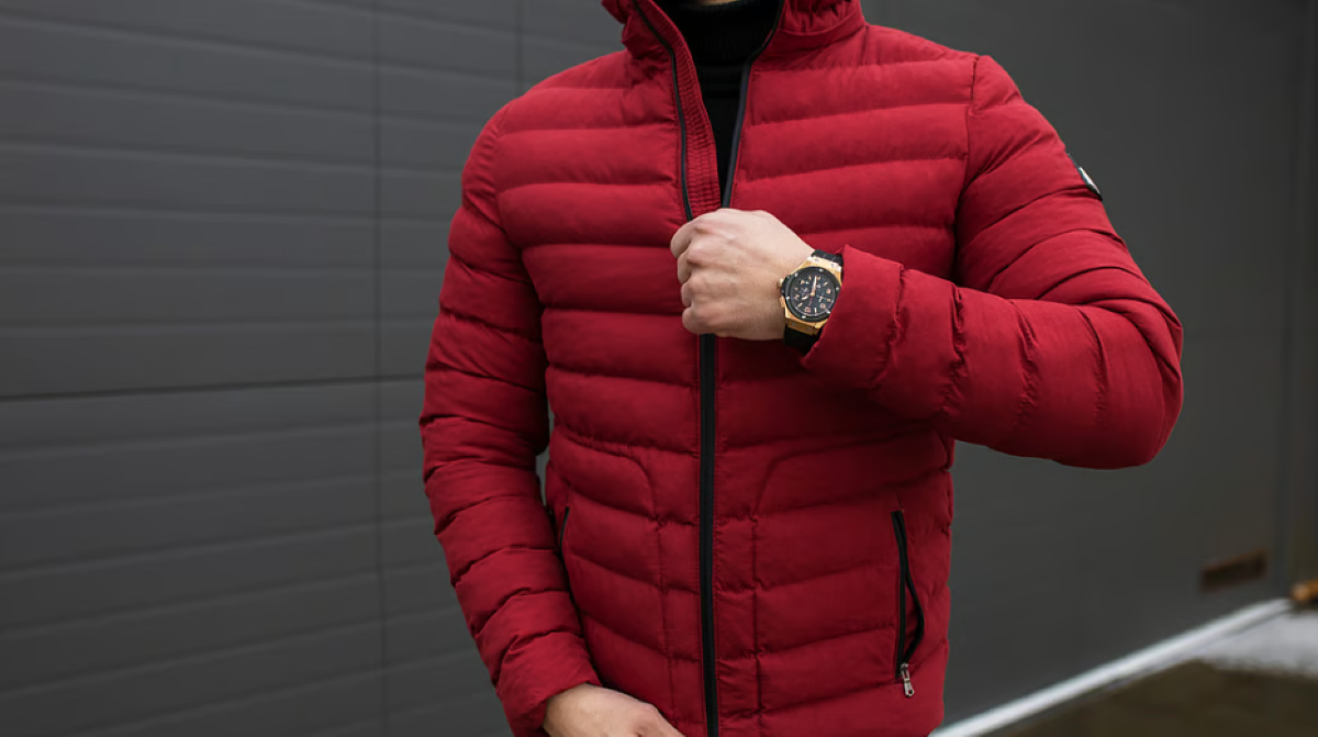 कड़कड़ाती ठंड में पफर जैकेट पहन रहे हैं? जानें इसे साफ रखने के आसान तरीके!