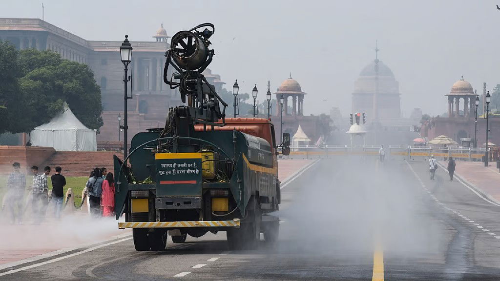 दीपावली से पहले जहरीली हुई दिल्ली की हवा, प्रदूषण का पारा चढ़ते ही ग्रैप-2 लागू, लगी पाबंदियां