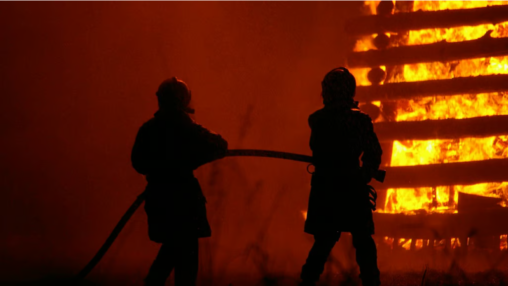 सुबह-सुबह आम्हर्स्ट स्ट्रीट के प्रिंटिंग प्रेस में भीषण आग, मौके पर पहुंची दमकल की 4 इंजन