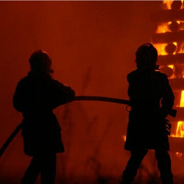 सुबह-सुबह आम्हर्स्ट स्ट्रीट के प्रिंटिंग प्रेस में भीषण आग, मौके पर पहुंची दमकल की 4 इंजन