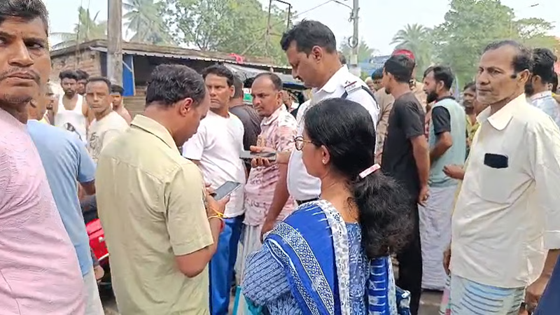 परिचय पत्र नहीं होने पर SIR का फॉर्म वितरित करने गयी बीएलओ का विरोध