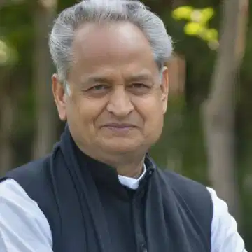 अशोक गहलोत ने अमेरिका के ईरानी युद्धपोत डूबाने पर केंद्र की 'मौन नीति' पर उठाए सवाल