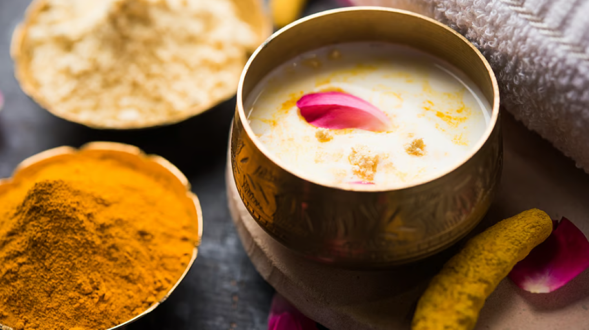 सर्दियों में क्रीम छोड़िए, रसोई का यह एक मसाला रूखी त्वचा को बनाए मुलायम