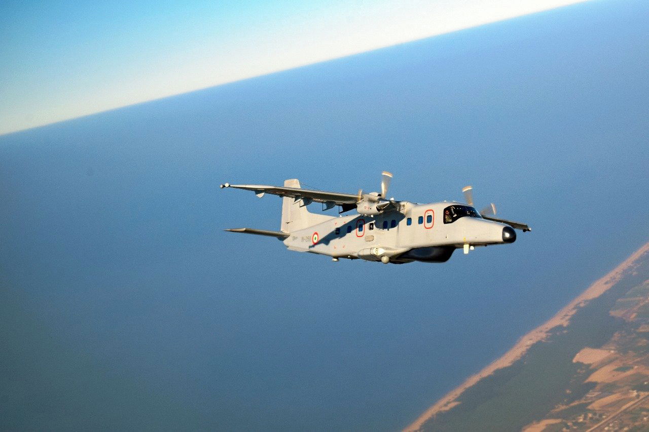 लेफ्टिनेंट जनरल धीरज सेठ ने अग्रिम एविएशन बेस की ऑपरेशनल तैयारियों की समीक्षा की