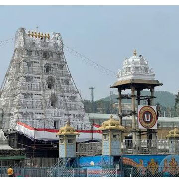 तिरुपति में आतंकी हमले का खतरा, सुरक्षा घेरा डाला, बम निवारण दस्ते तैनात, मंदिर में सुरक्षा बढ़ाई