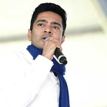 डील करके बेटे को चुनाव प्रत्याशी बना दिया...पुरुलिया की सभा से अभिषेक बनर्जी ने किसपर किया सीधा वार?