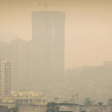 हावड़ा शहर के रास्तों पर भोर के समय छा रहा है घना कोहरा, क्या धूल-कण है इसकी वजह?