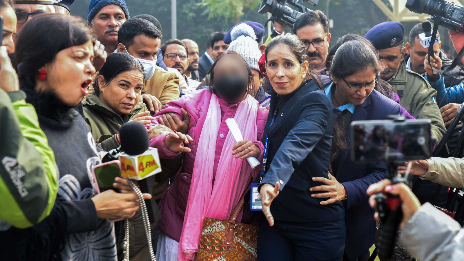 उन्नाव बलात्कार मामला: सुप्रीम कोर्ट ने कुलदीप सिंह सेंगर की रिहाई पर रोक लगाई, दोषी जेल में रहेगा