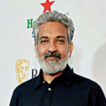 फिल्म निर्माता राजामौली पर हिंदू भावनाएं आहत करने के आरोप में केस