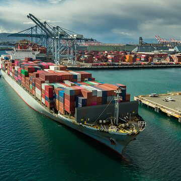 अमेरिका के शुल्‍क–झटके से भारत के निर्यात बाज़ार में दूसरे महीने भी एक्सपोर्ट में भारी कमी