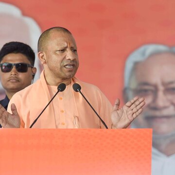 बिहार चुनाव: योगी ने राजद को अतीत के ‘जंगलराज’ और ‘घोटालों’ से जोड़कर जनता को चेताया