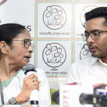'बदली जा सकती है EVM' - दावा करते हुए अभिषेक बनर्जी ने लगाया सुप्रीम कोर्ट के आदेश के उल्लंघन का आरोप