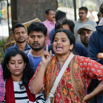 कुलपति के कथित ‘जातिवादी’ बयान और निष्कासन आदेश के विरोध में जेएनयू में हिंसा