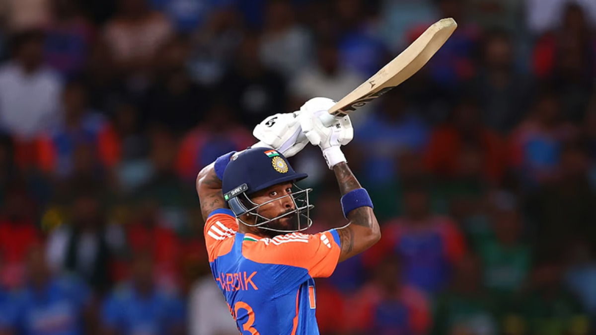 पहली ही गेंद पर छक्का मारने का वादा गर्लफ्रेंड से किया था, हार्दिक के छक्के से घायल हुआ कैमरामैन