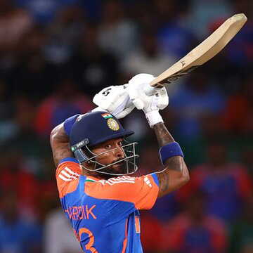 पहली ही गेंद पर छक्का मारने का वादा गर्लफ्रेंड से किया था, हार्दिक के छक्के से घायल हुआ कैमरामैन