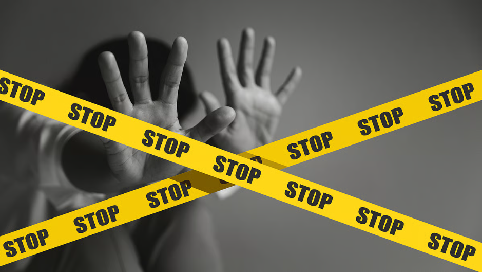 आंखों में मिर्च पाउडर डालकर पाइप से पीटा गया! कर्नाटक के स्कूल में विशेष रूप से सक्षम किशोर पर अमानवीय अत्याचार