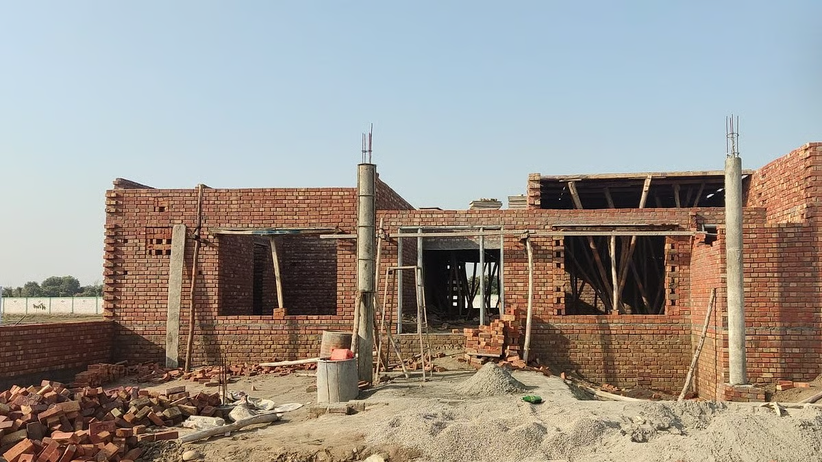 बांग्लार बाड़ी योजना का निर्माण कार्य पटरी पर लाने के लिए प्रशासन पूरी तरह सक्रिय