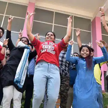 परीक्षा संपन्न होने के 84 दिनों के अंदर घोषित हुआ पश्चिम बंगाल माध्यमिक बोर्ड का रिजल्ट
