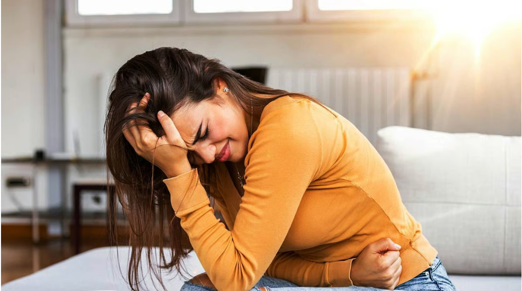 पेट दर्द और पेट में गड़गड़ाहट हमेशा गैस नहीं होती, यह किसी बीमारी का लक्षण भी हो सकता है, कब सतर्क हों?