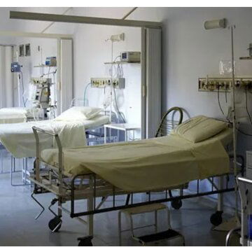 25 ट्रांसजेंडरों ने एक साथ फिनाइल पिया, अस्पताल में भर्ती, इंदौर में हड़कंप