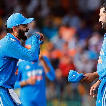 महज 8 मिनट में सोल्ड आउट हुए टिकट, कोहली-रोहित का दिखा गजब क्रेज, 11 जनवरी से वनडे सीरीज शुरू