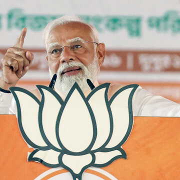 तृणमूल पर बरसे PM मोदी, कहा - जरूरतमंदों की दुश्मन है TMC, 'बदलना जरूरी' का दिया नारा