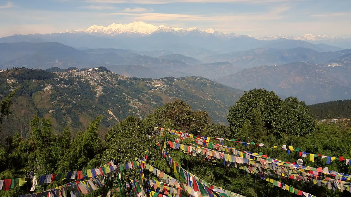 तेनजिंग नोर्गे ट्रेल : क्या रटी-रटाई जगहों से अलग आप कभी दार्जिलिंग के इस ऐतिहासिक रास्ते पर चले हैं?