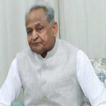 NEET UG 2026 विवाद पर अशोक गहलोत का हमला, बोले- पेपर लीक से जनता का भरोसा टूटा
