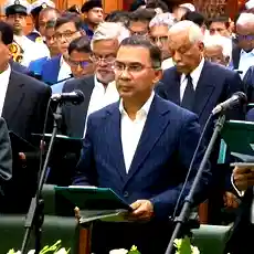 बांग्लादेशः सुबह शपथ नहीं लेने की बात, दोपहर में बदला रुख